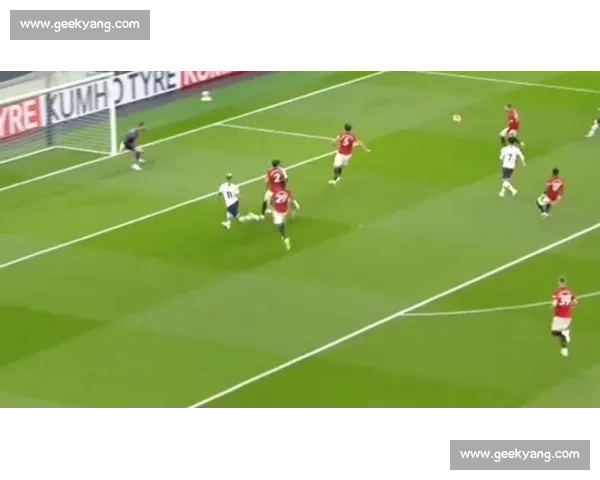 激烈对决点燃赛场焦点战解析运动员表现与赛事走向全程回顾前瞻