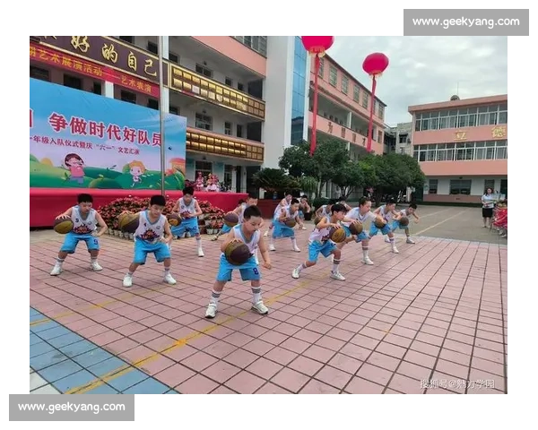 热血沸腾的篮球集锦瞬间点燃全场激情梦想之夜高潮连连精彩不断时 热血沸腾的篮球集锦瞬间点燃全场激情梦想之夜高潮连连精彩不断时