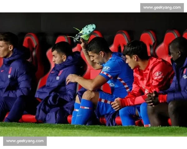 绝杀与逆转并存的九十分钟强强对话精彩足球战报全场高光频现点燃激情